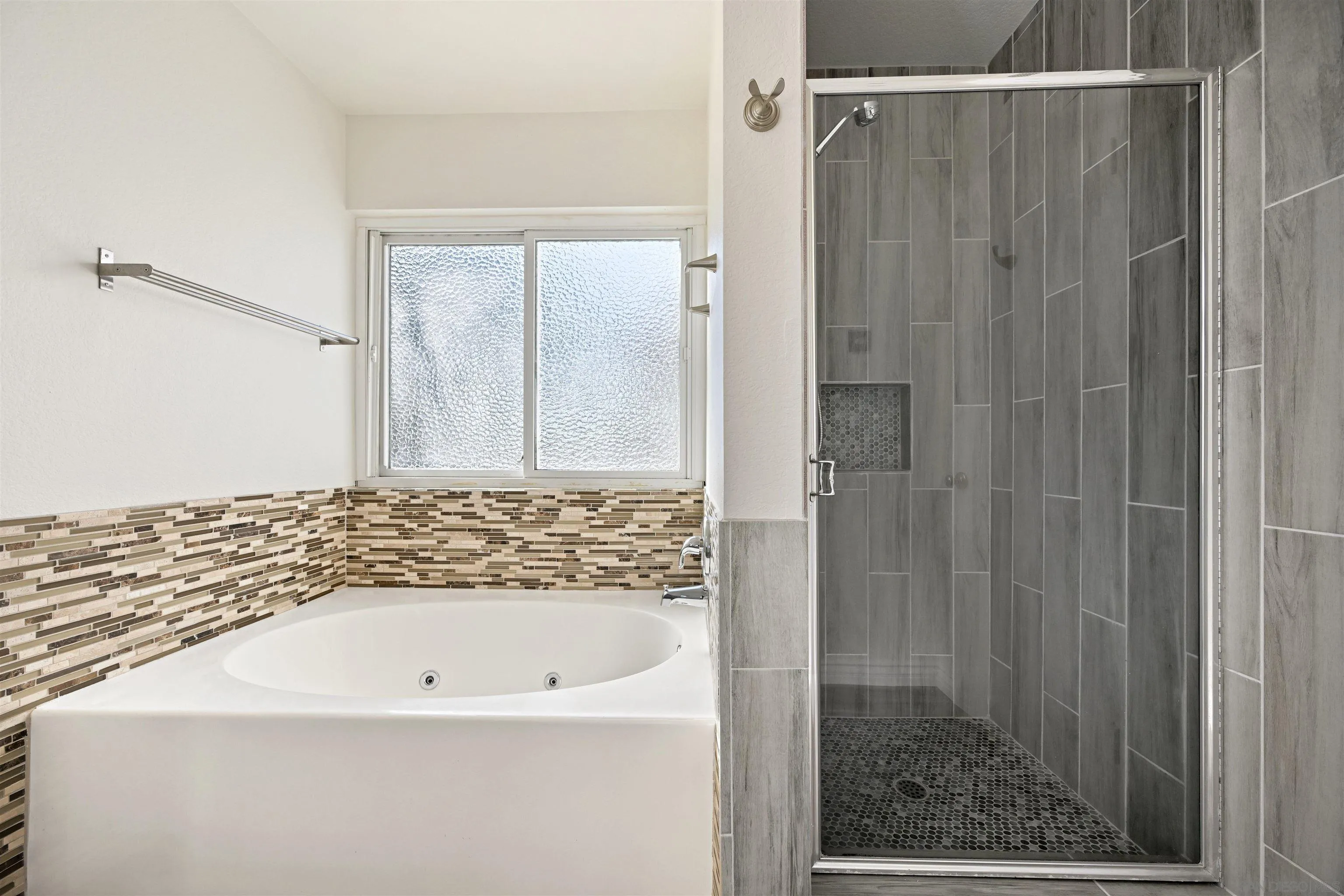 https://cdn.realtyfeed.com/cdn/127/2601126/81a928ba5474cc78abf8b00161925887.webp