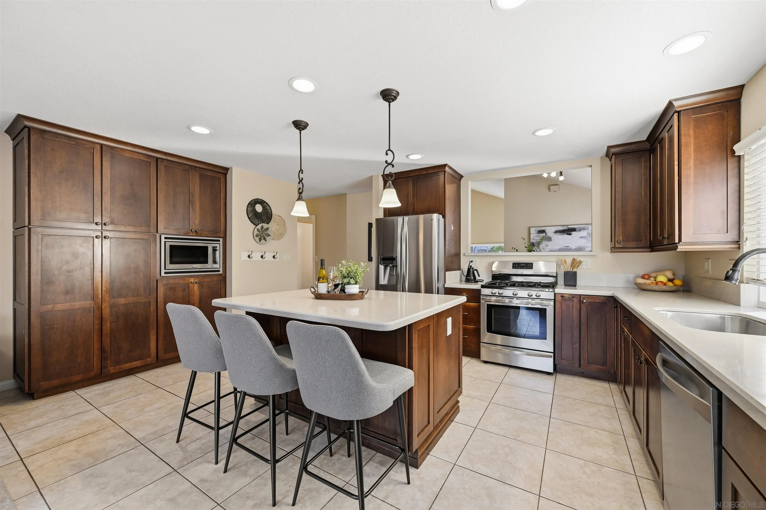 https://cdn.realtyfeed.com/cdn/127/2601129/17bfabb4624f69115c21ef2088628a51.webp