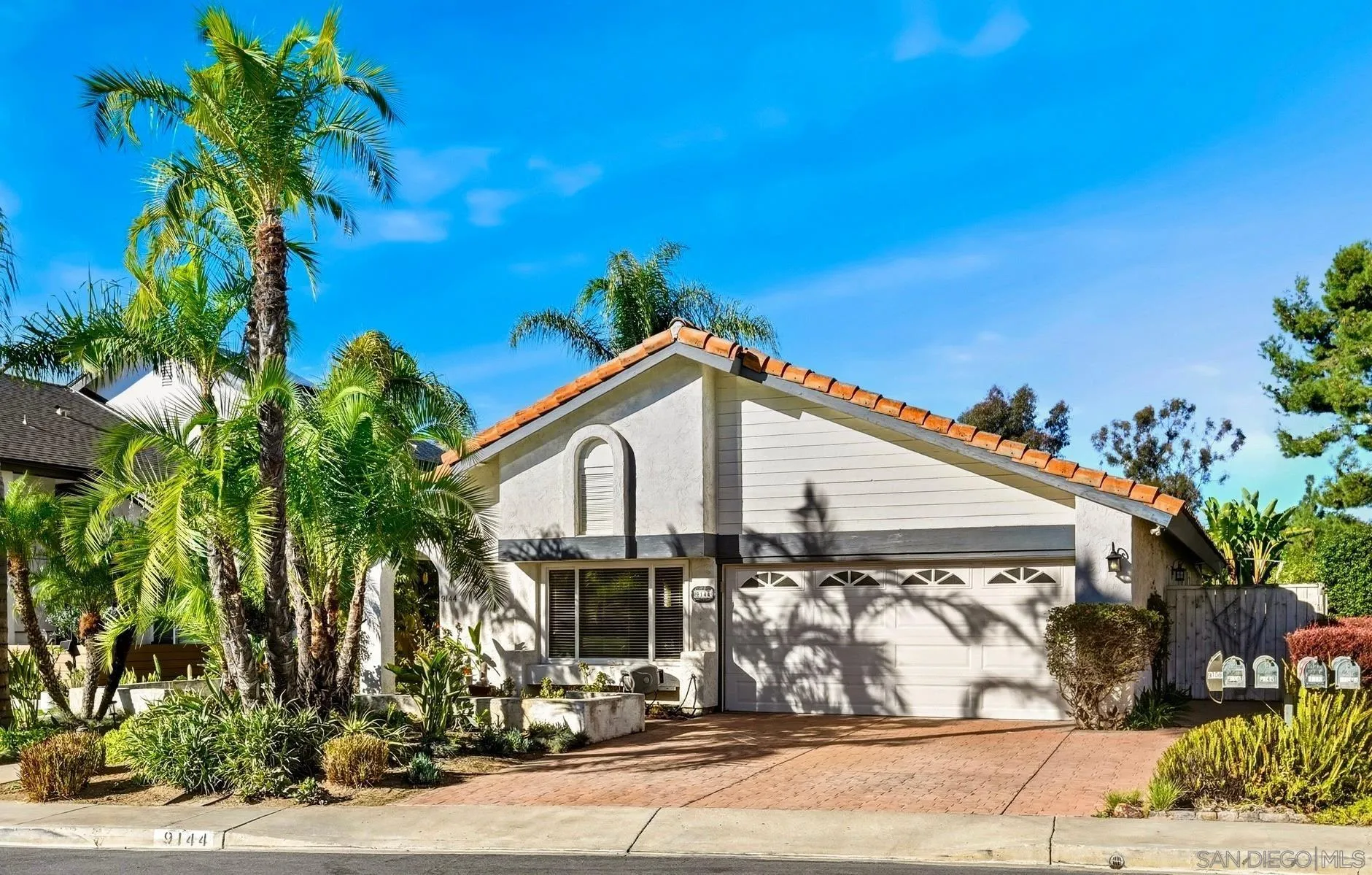 https://cdn.realtyfeed.com/cdn/127/2601129/a98c41f86b6542af01d0acf63bbeb909.webp