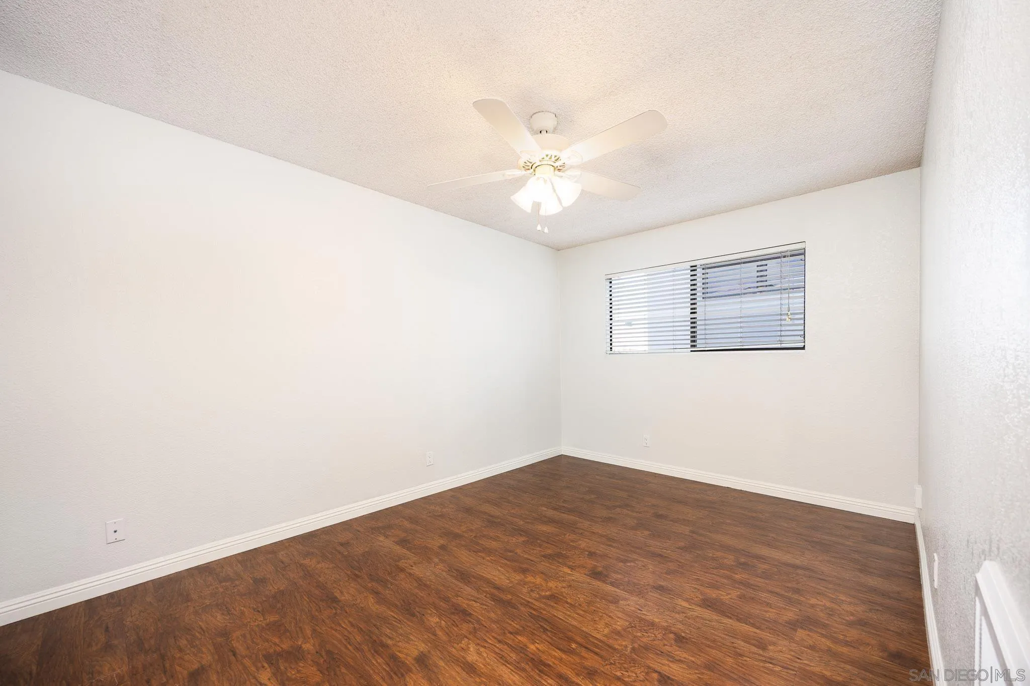 Photo #8: 2601137 Listing: Photo #8