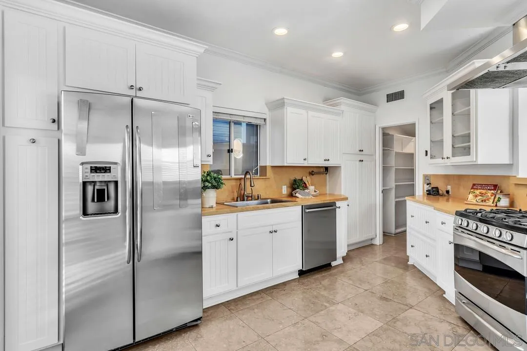https://cdn.realtyfeed.com/cdn/127/2601138/5ccf64ee326474e335412431630d3b84.webp