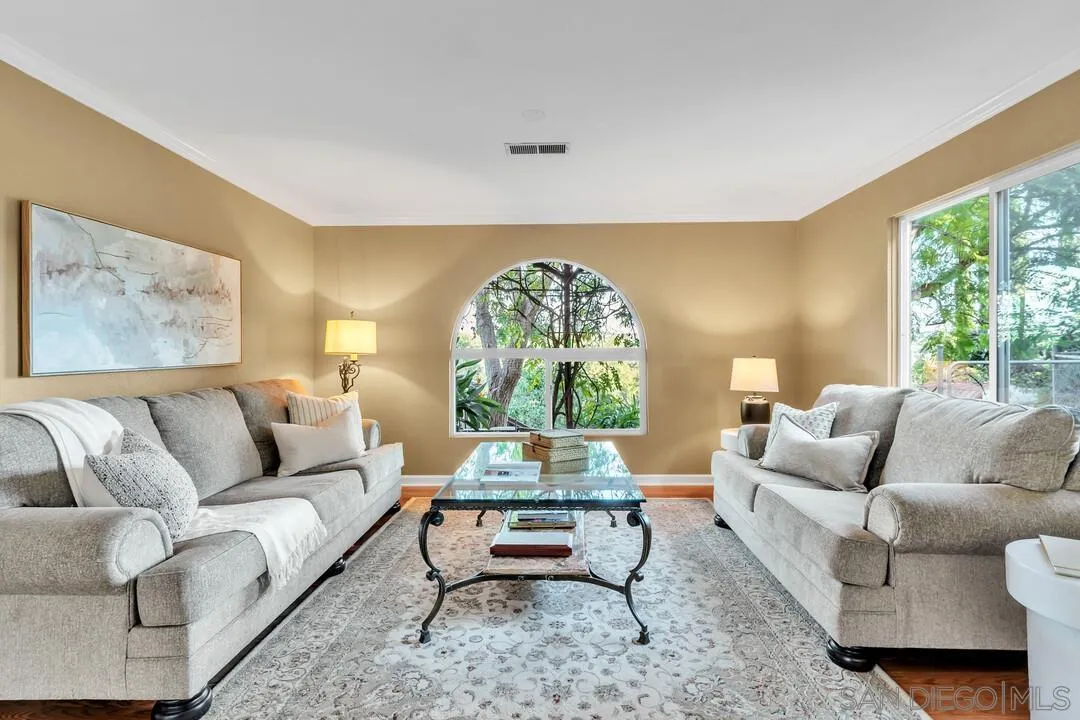 https://cdn.realtyfeed.com/cdn/127/2601139/660a90e179c849c1a233f6b08a9ecb16.webp