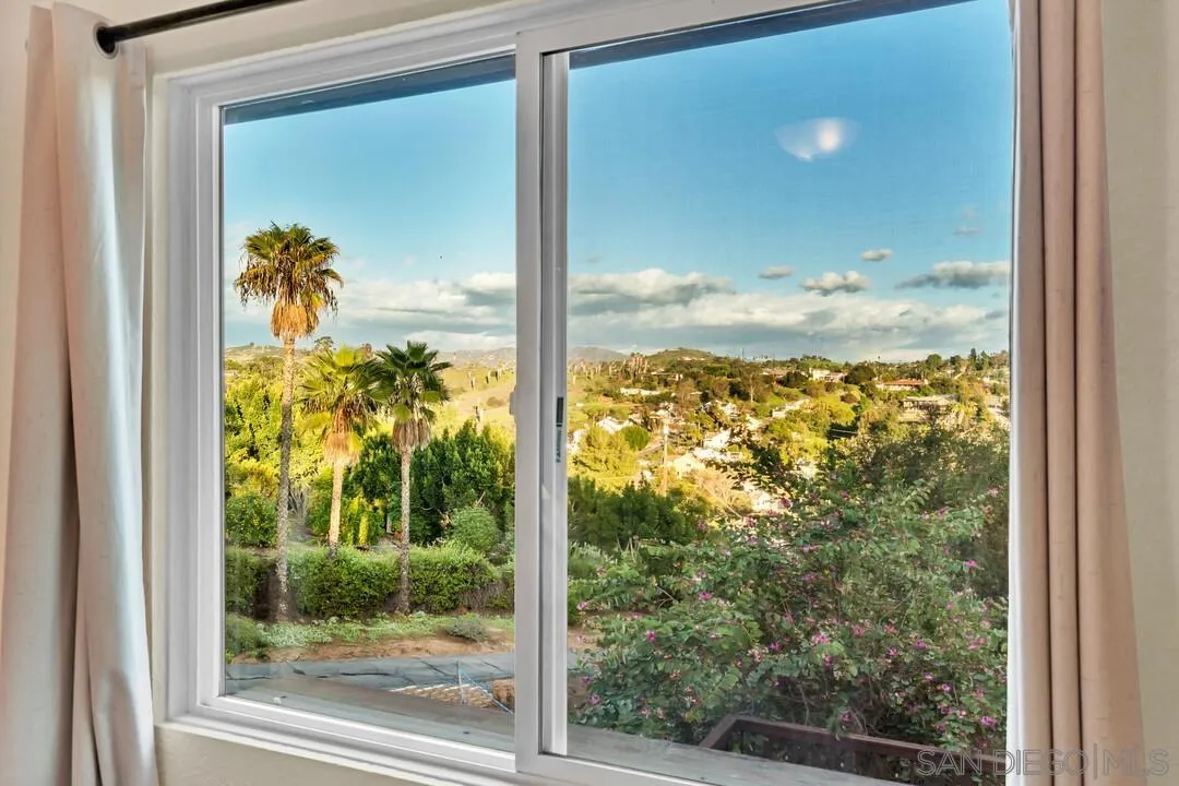 https://cdn.realtyfeed.com/cdn/127/2601139/c2704493476910354b9fea9827476aef.webp