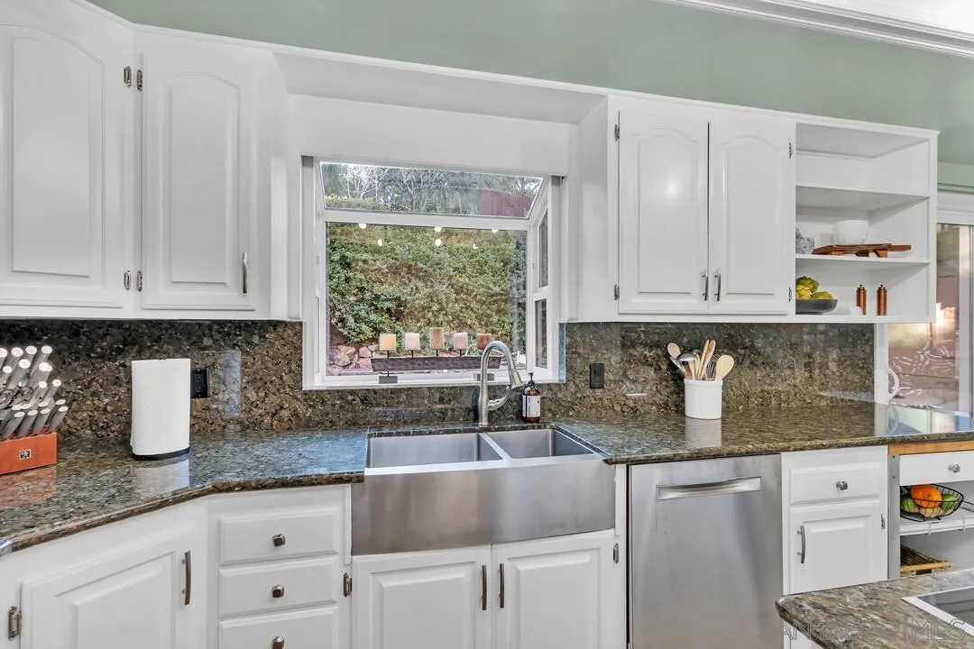 https://cdn.realtyfeed.com/cdn/127/2601139/f0bdba1274236dd2a98ac5868174a167.webp