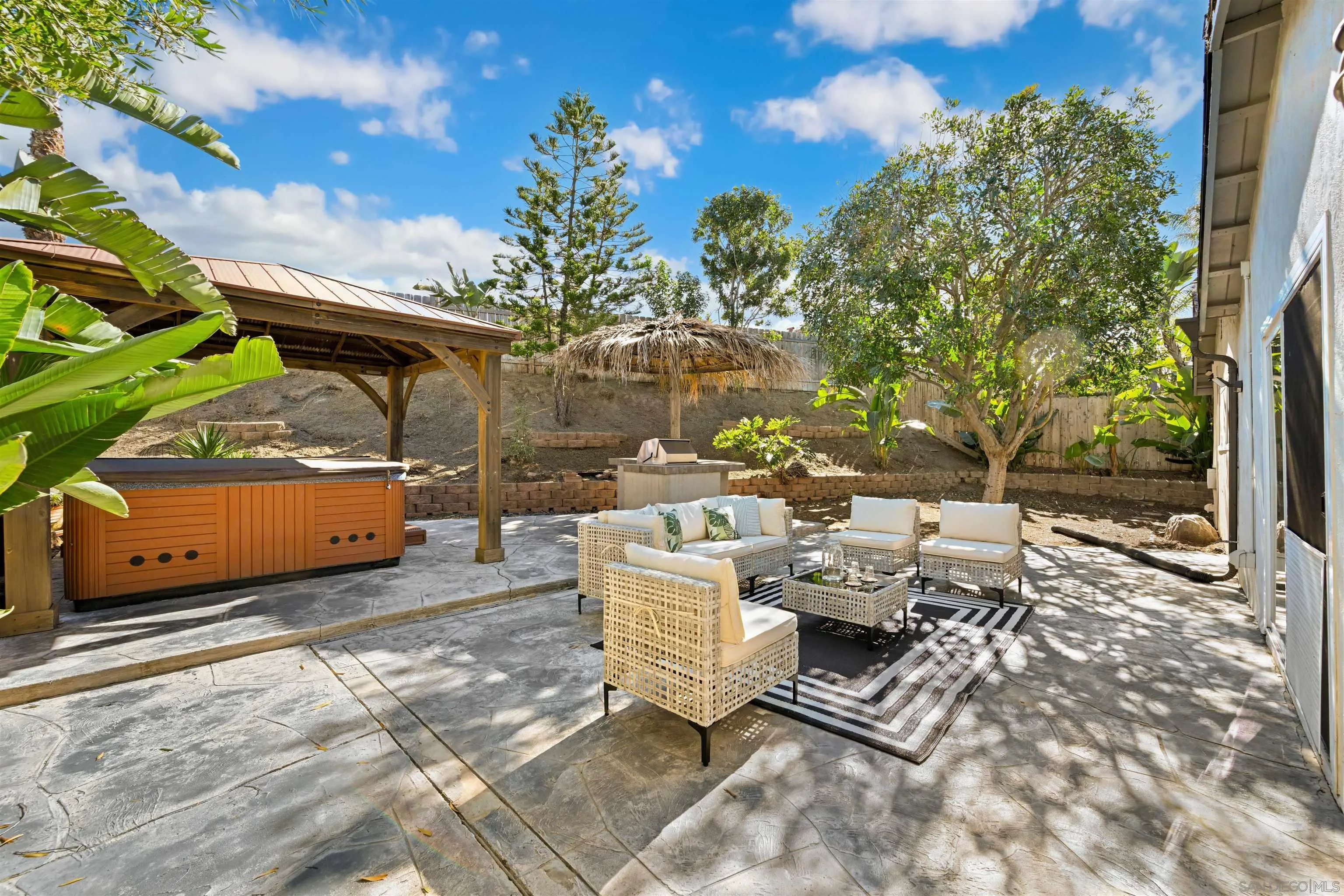 https://cdn.realtyfeed.com/cdn/127/2601142/ba336ad8bedce3c9701950ddafc1b719.webp