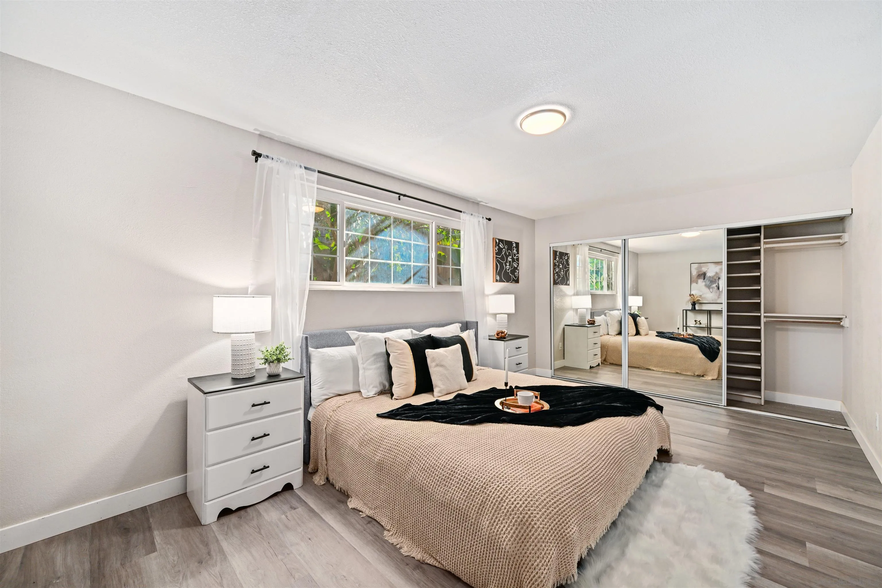 https://cdn.realtyfeed.com/cdn/127/2601142/f369056f350434b8773dad3cbf33fd94.webp