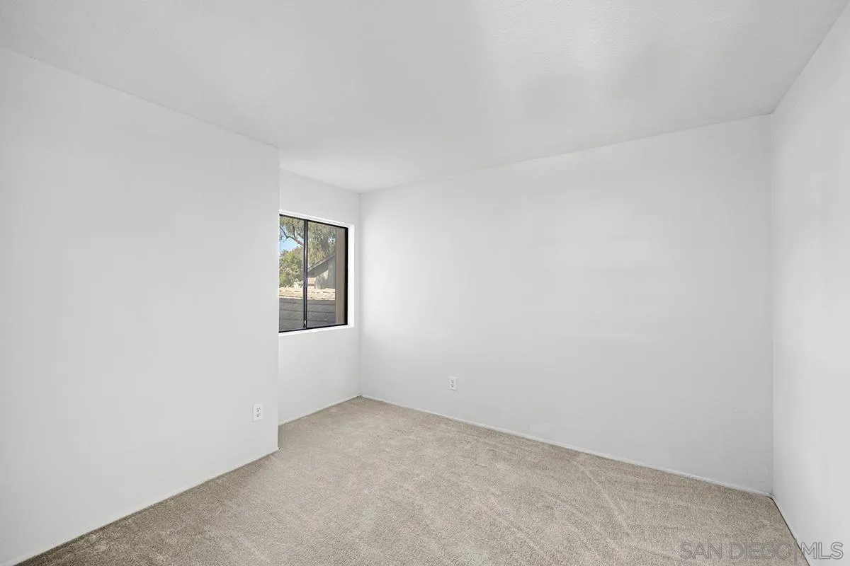 Photo #33: 2601149 Listing: Photo #33