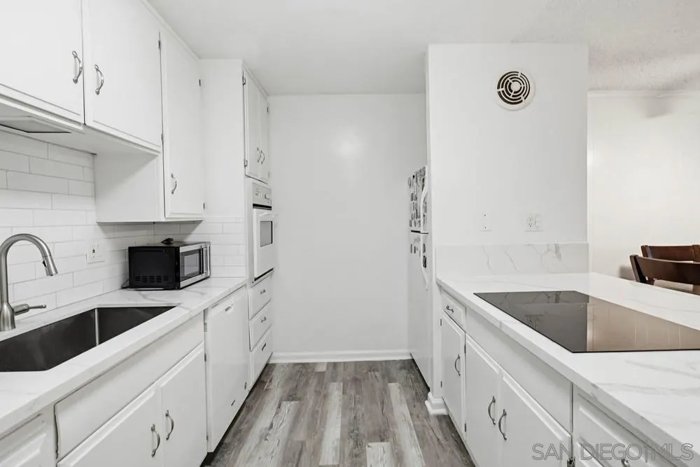 Photo #13: 2601150 Listing: Photo #13