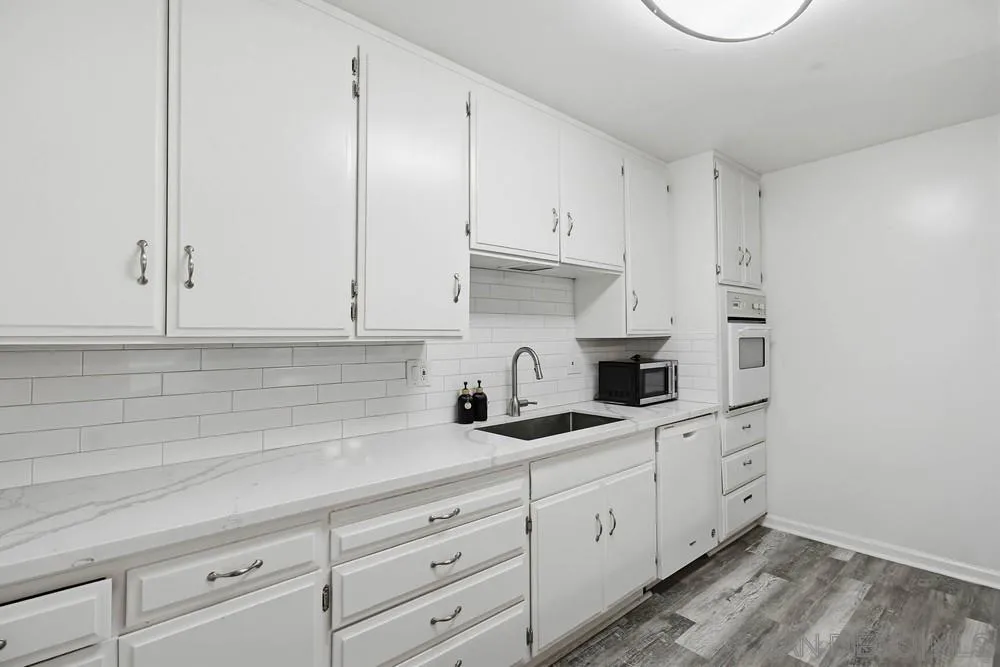 Photo #12: 2601150 Listing: Photo #12