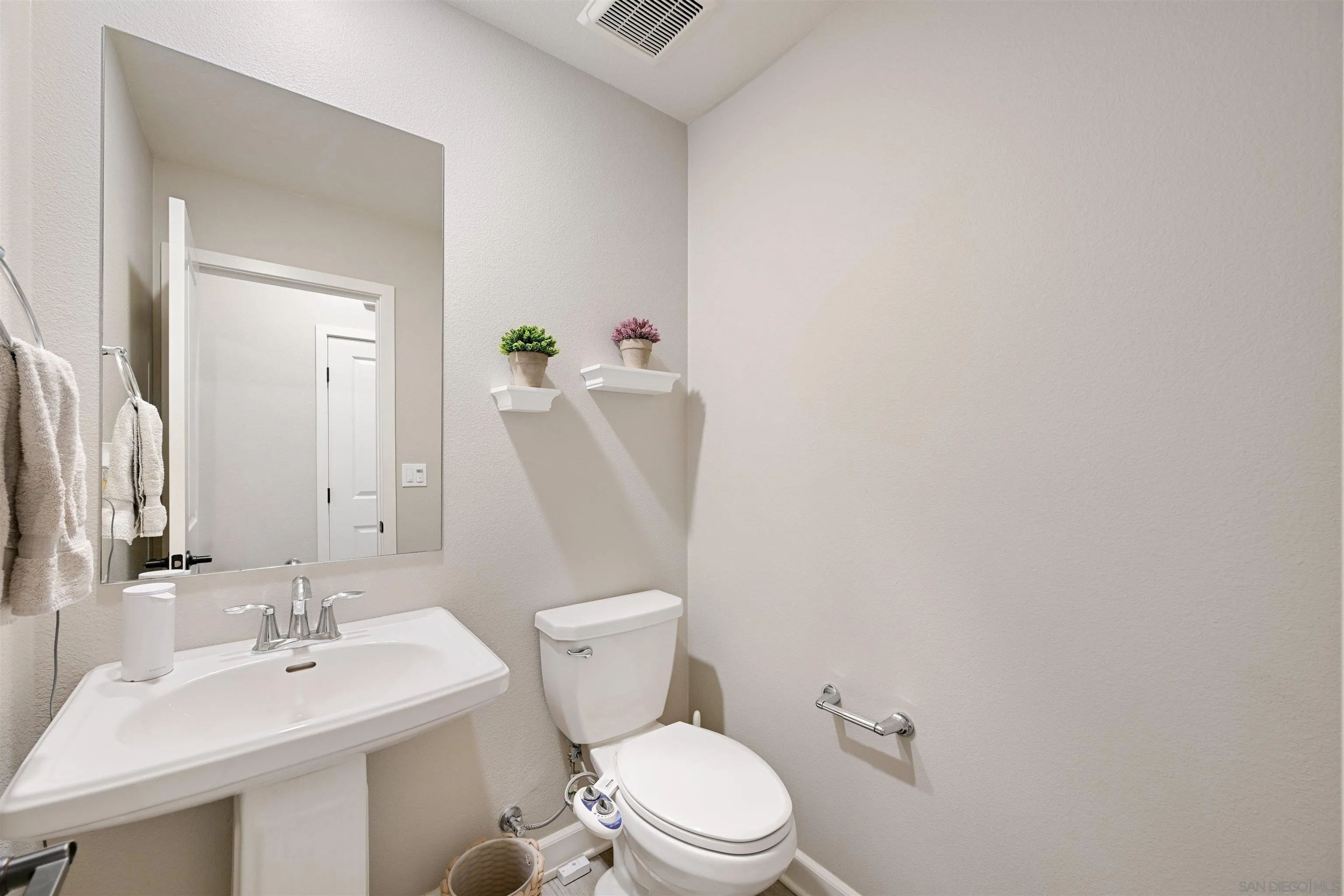 Photo #8: 2601151 Listing: Photo #8