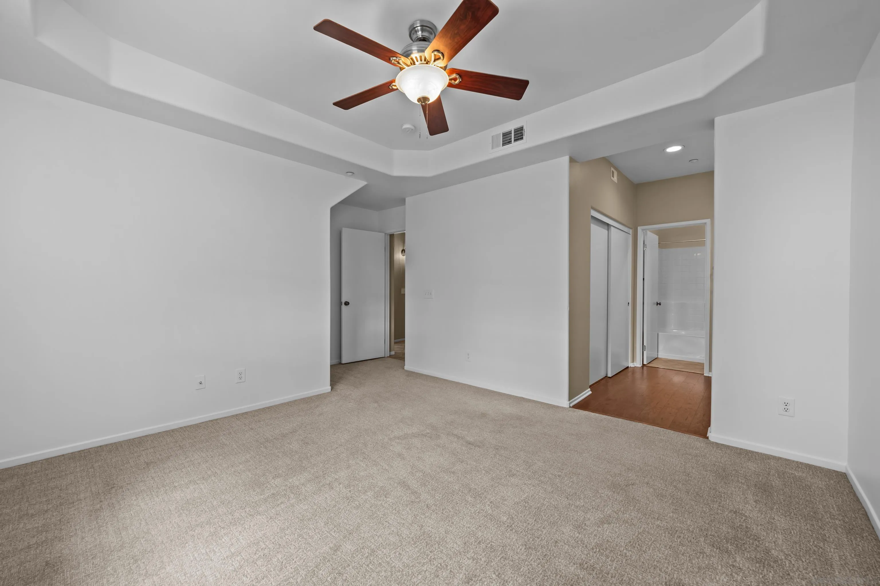 Photo #17: 2601153 Listing: Photo #17