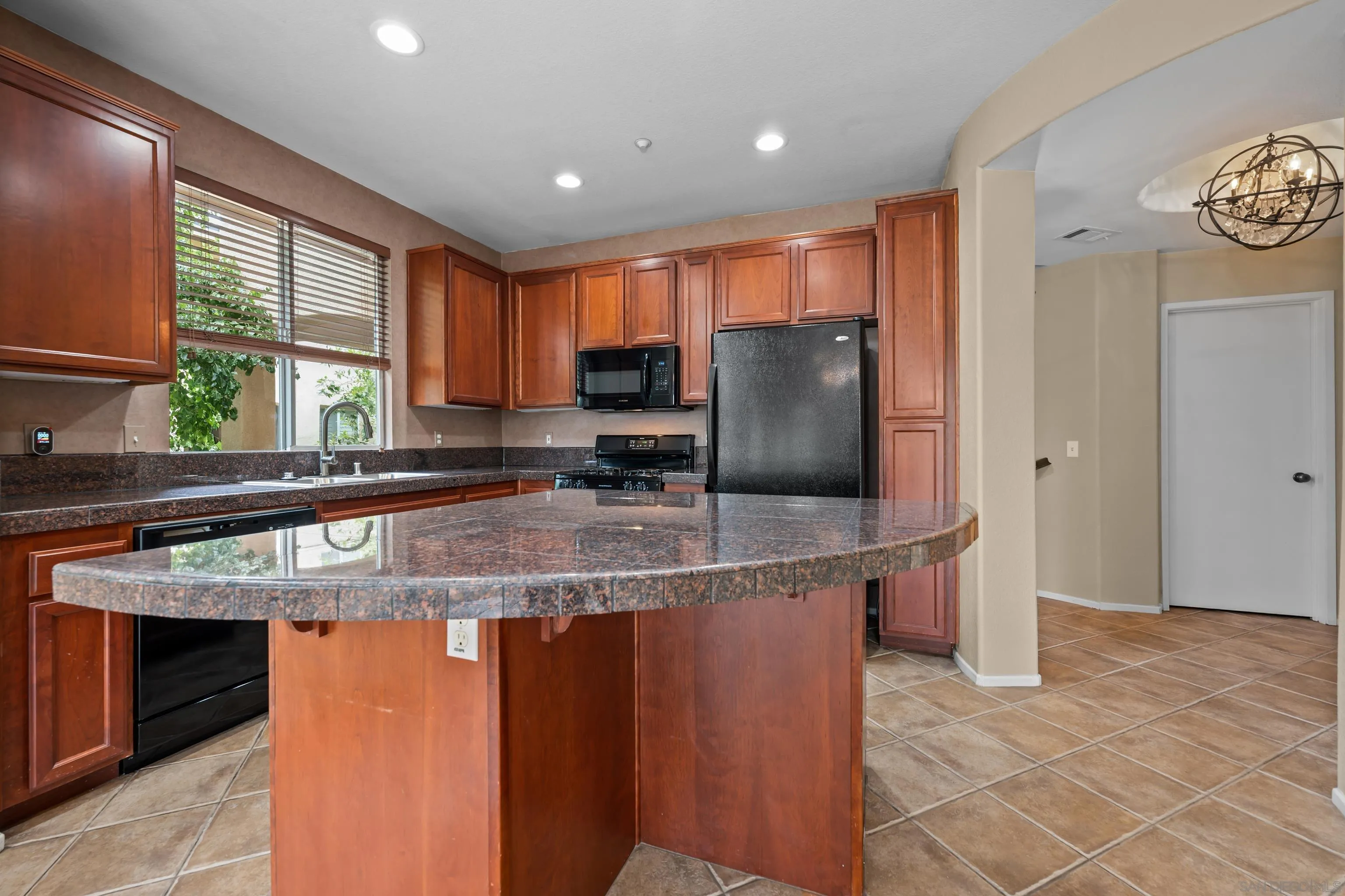 Photo #12: 2601153 Listing: Photo #12