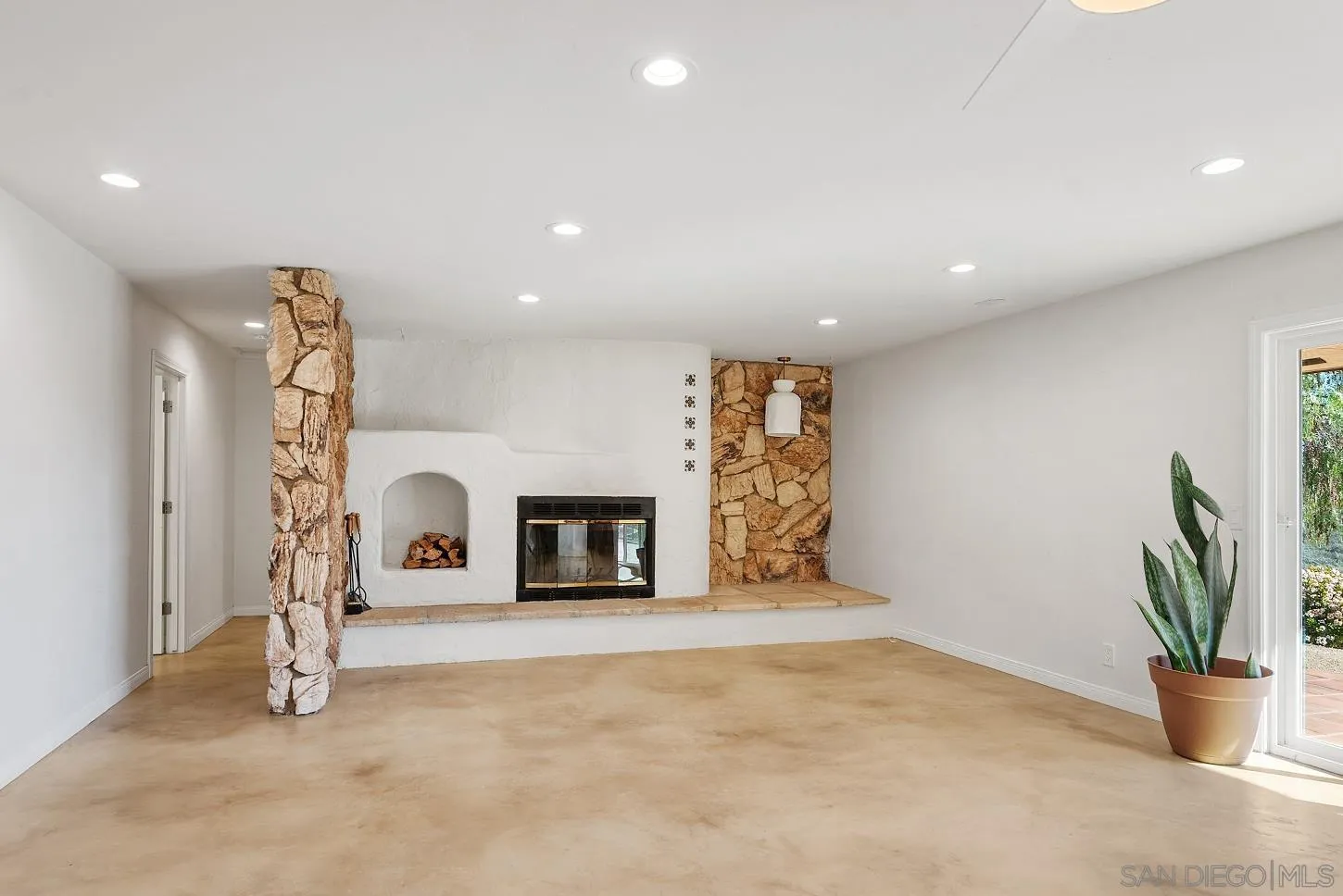 https://cdn.realtyfeed.com/cdn/127/2601154/71601812276d6219a0e7607c738c8bb1.webp