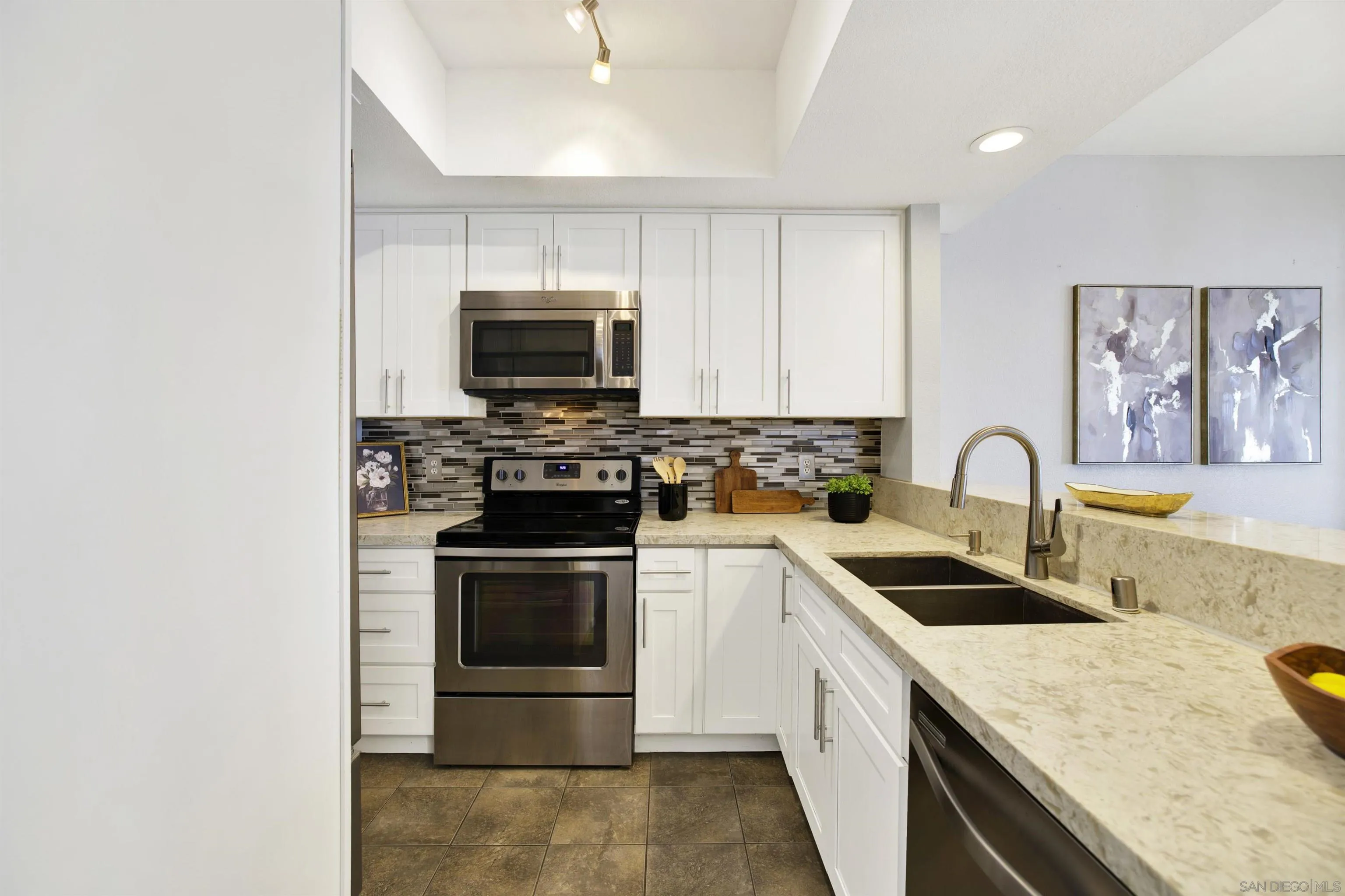 Photo #13: 2601155 Listing: Photo #13