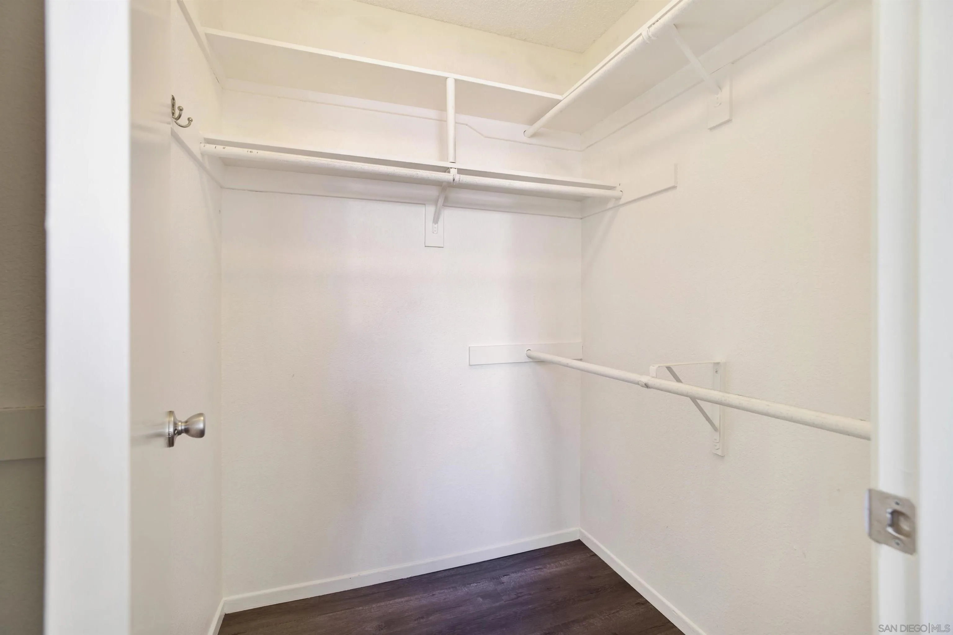 Photo #24: 2601155 Listing: Photo #24