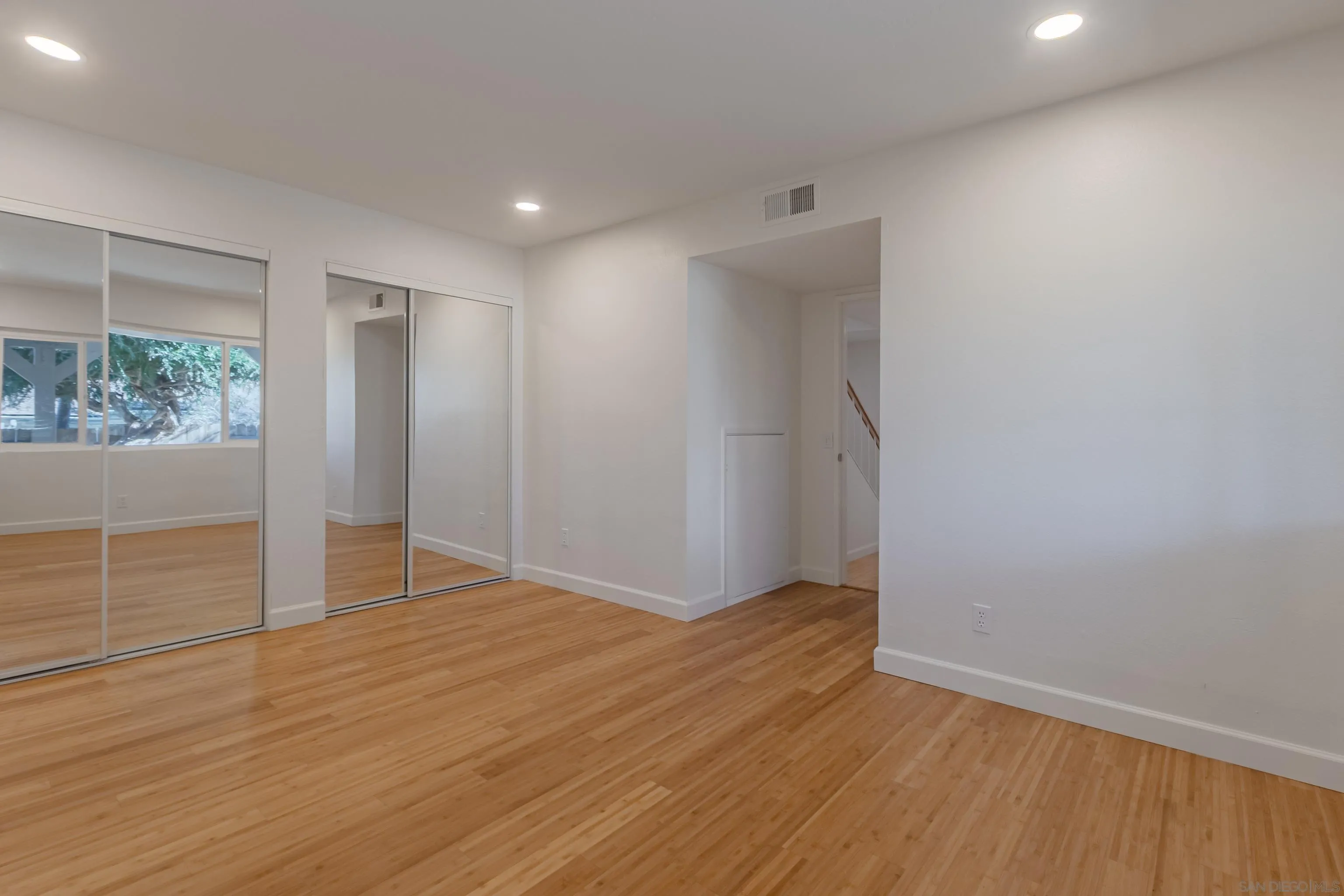 Photo #33: 2601164 Listing: Photo #33