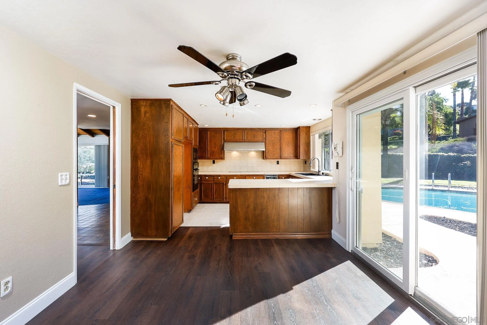 https://cdn.realtyfeed.com/cdn/127/2601169/37f2a588070227000355b45528e9de1f.webp