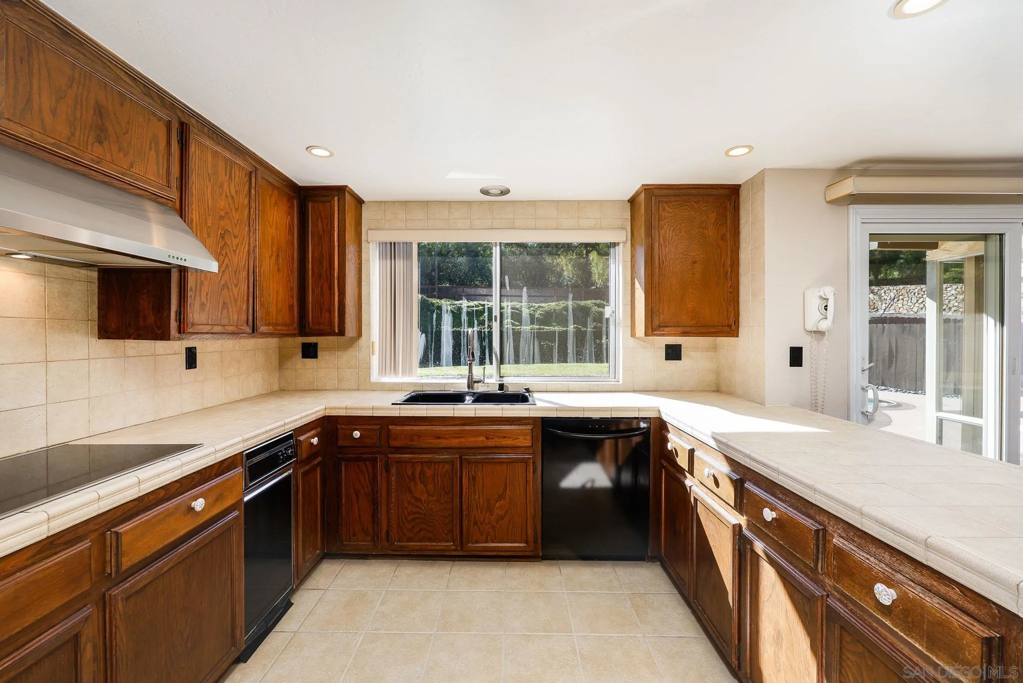 https://cdn.realtyfeed.com/cdn/127/2601169/6b2de43006c3f3f5a4baf19632661fb9.webp