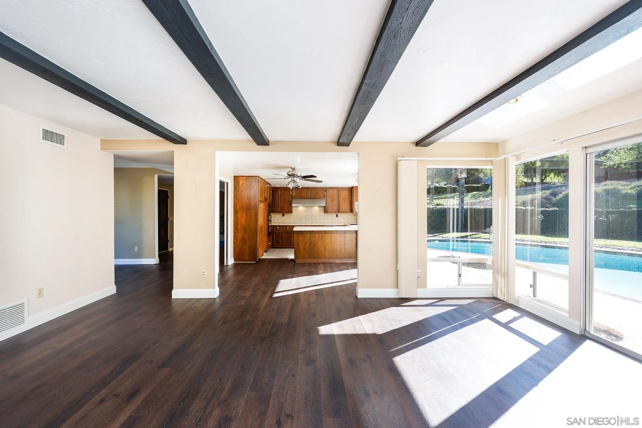 https://cdn.realtyfeed.com/cdn/127/2601169/f1cb8b2719907b537b2145200809276c.webp