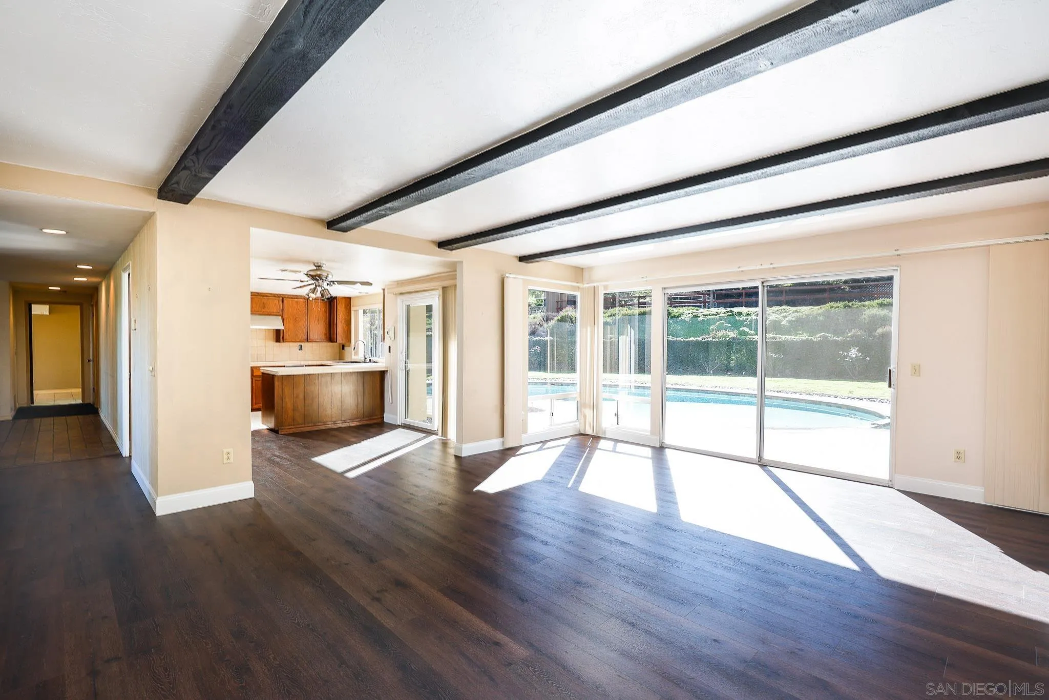 https://cdn.realtyfeed.com/cdn/127/2601169/f2416df75938f547c57ad4447ac59bc1.webp