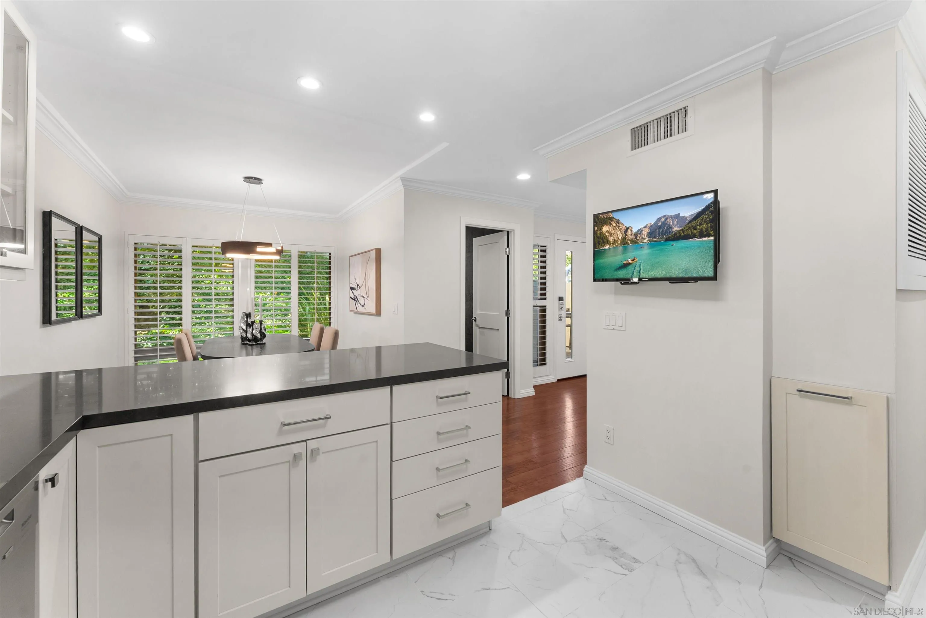 https://cdn.realtyfeed.com/cdn/127/2601171/8c5784b75875a75b89eeed447df25471.webp