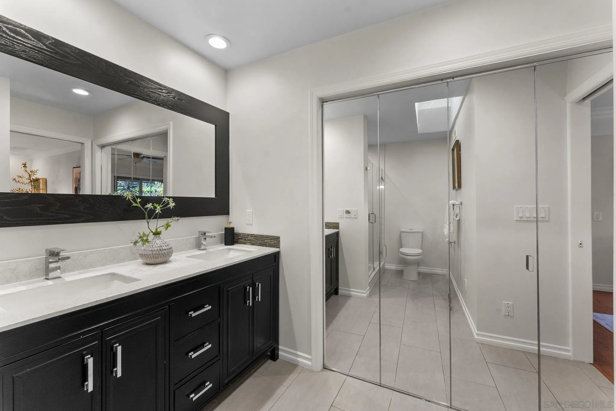 https://cdn.realtyfeed.com/cdn/127/2601171/af43caddd183f3aa356b0bd757437ed8.webp