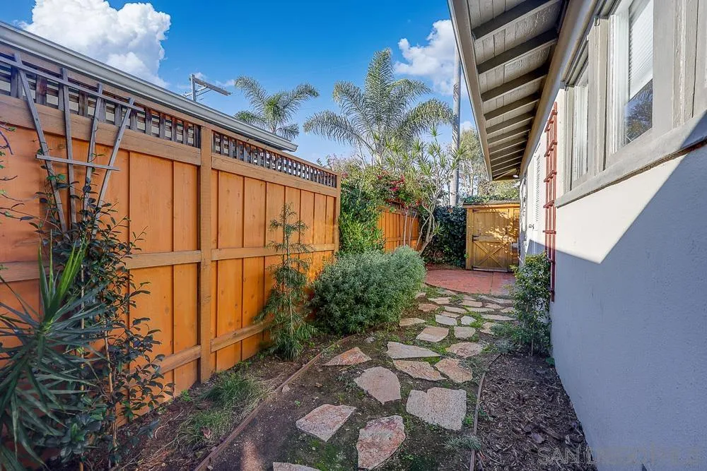 https://cdn.realtyfeed.com/cdn/127/2601176/5ef5cddd8851d4a5a763db1b3ed03e06.webp