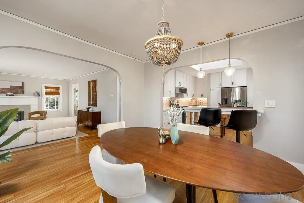 https://cdn.realtyfeed.com/cdn/127/2601176/a4c63679bf71c01cf137883001e6468a.webp