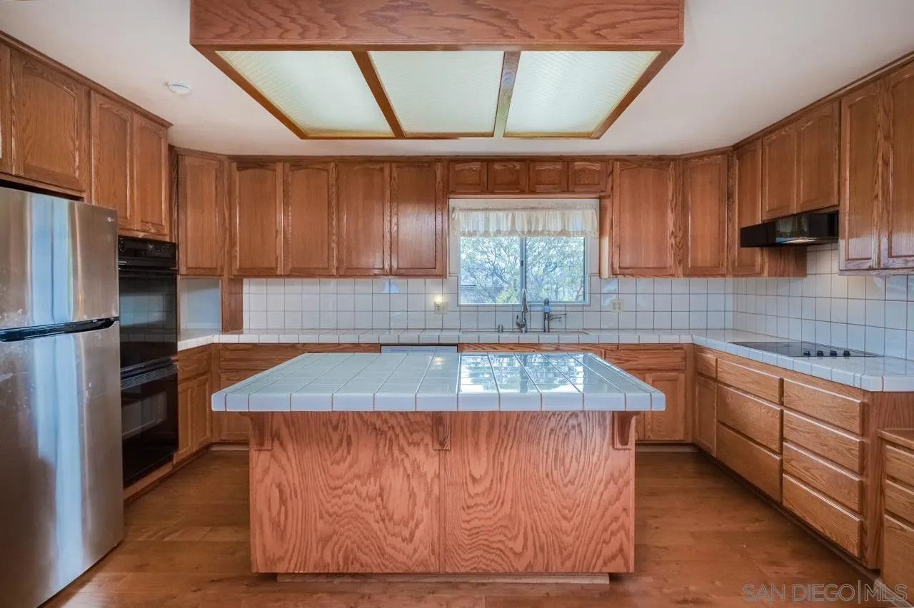 https://cdn.realtyfeed.com/cdn/127/2601177/0e4fce8c32c45b27d70074d47ed48be6.webp