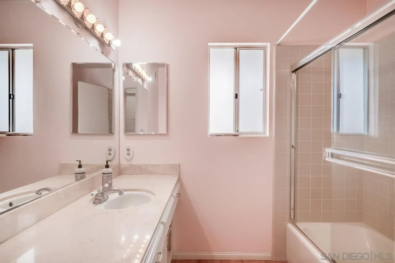https://cdn.realtyfeed.com/cdn/127/2601177/100296e4e01c34c79dac59c3c6e9e0ac.webp