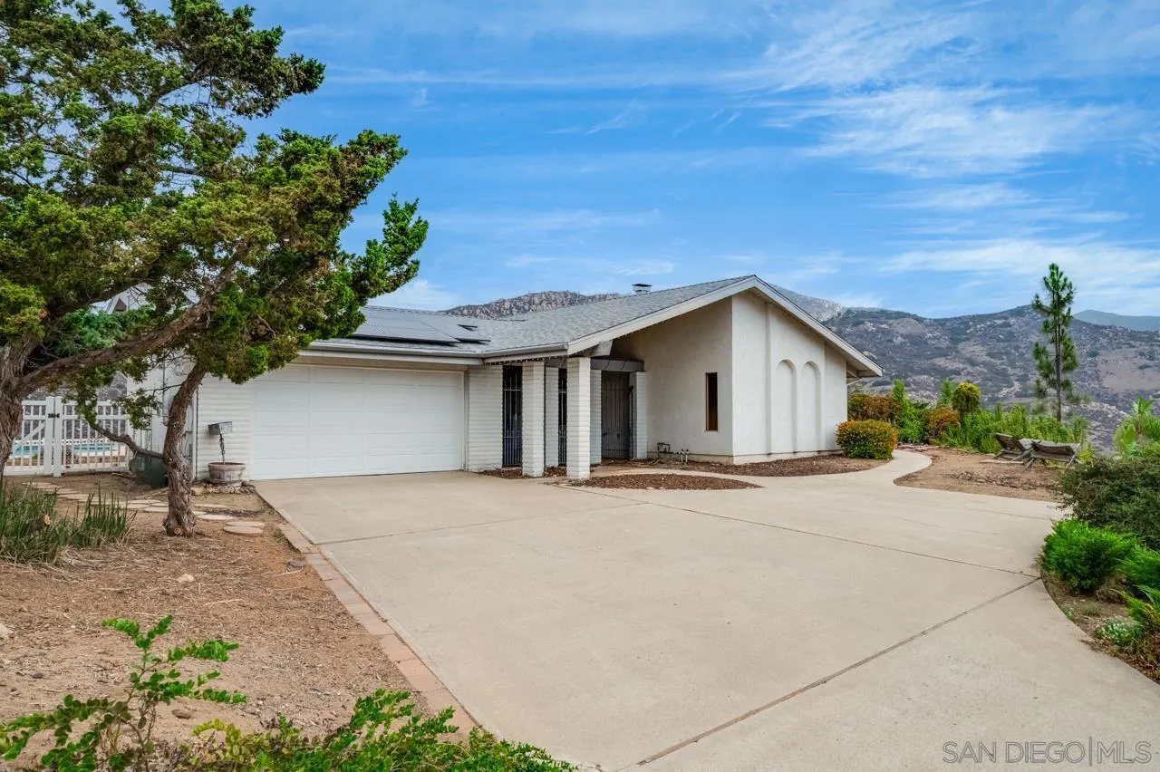https://cdn.realtyfeed.com/cdn/127/2601177/239280a81e6e3c78f9c13453580b5f98.webp