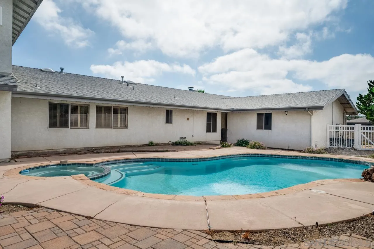 https://cdn.realtyfeed.com/cdn/127/2601177/8c841938c73dad6a49bc2f953161373e.webp