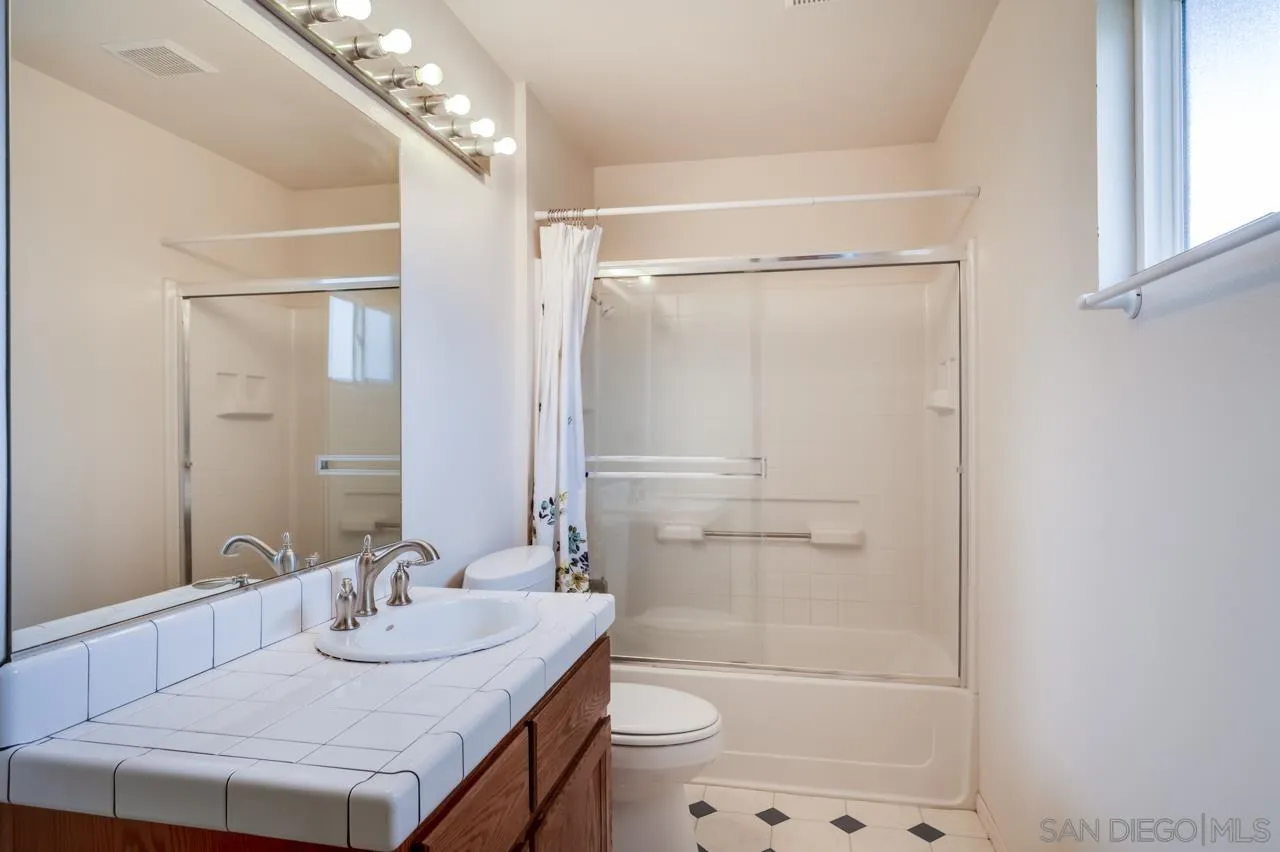 https://cdn.realtyfeed.com/cdn/127/2601177/c2bee44c66b387f30500f849460b1d94.webp