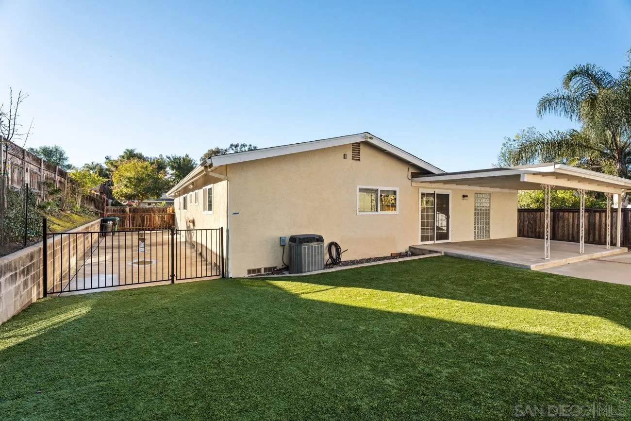 https://cdn.realtyfeed.com/cdn/127/2601179/8f5f932760b129e574698119ca798ff9.webp