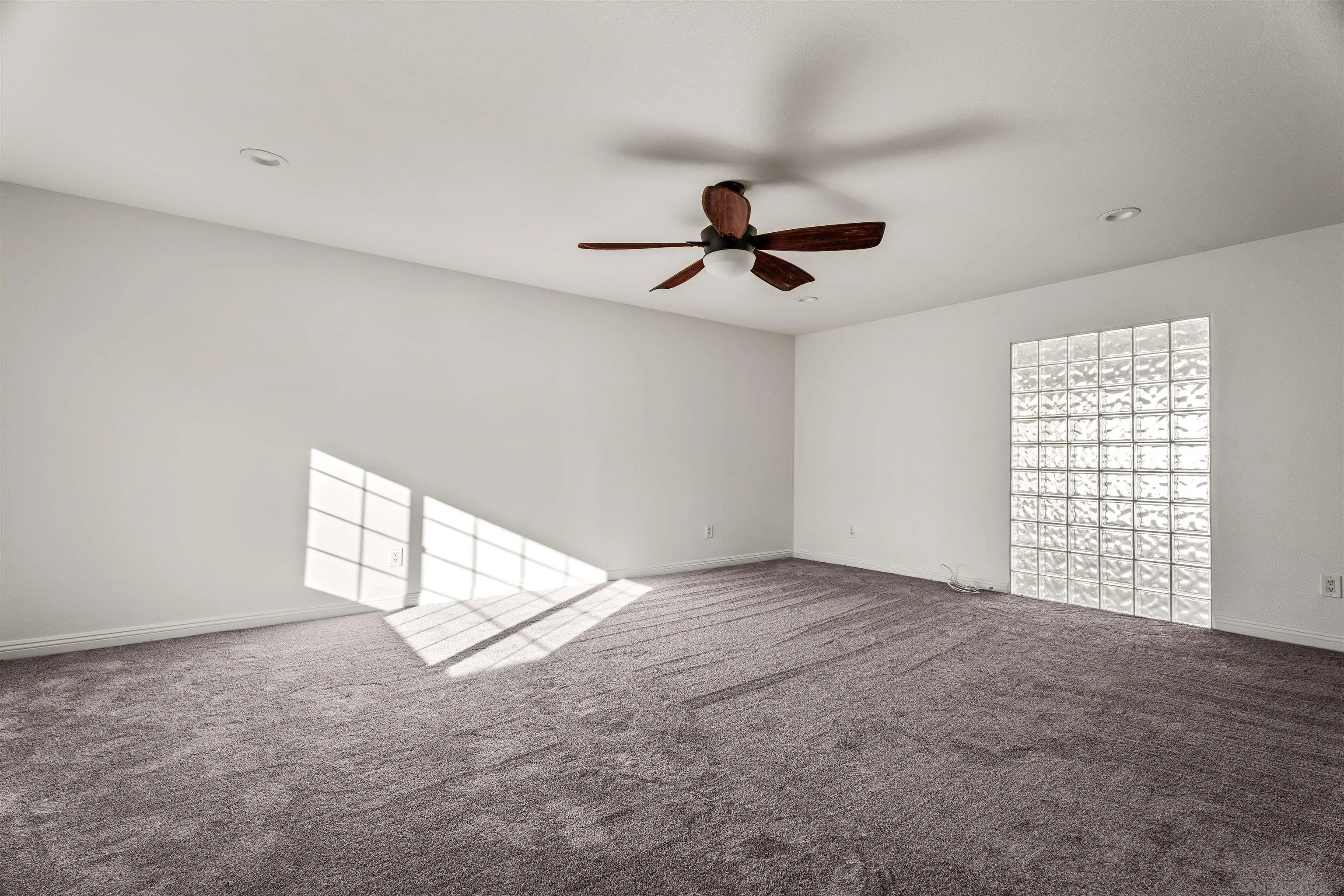 https://cdn.realtyfeed.com/cdn/127/2601179/da5002506edbbe05a56b026eab10e48f.webp