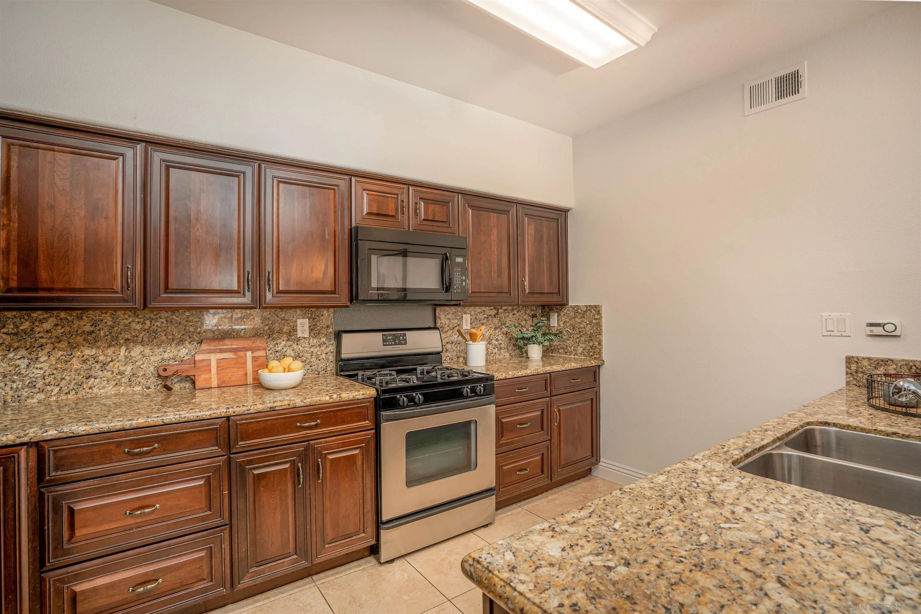 Photo #7: 2601181 Listing: Photo #7