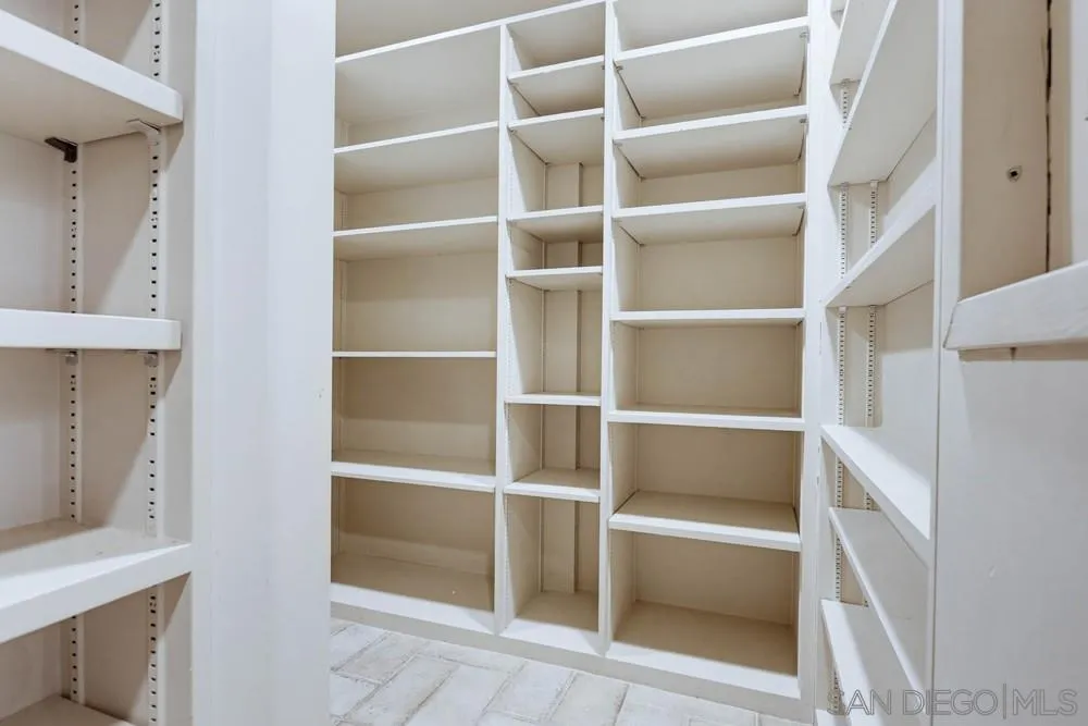 https://cdn.realtyfeed.com/cdn/127/2601182/048e188662ca6886b81de14e6f341dfa.webp
