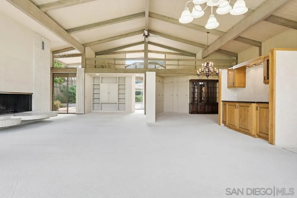 https://cdn.realtyfeed.com/cdn/127/2601182/50a2aff3b22195e247101140a68137ff.webp