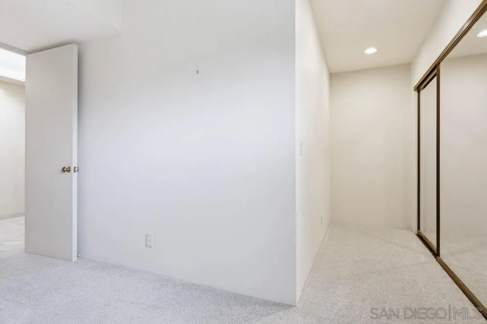 https://cdn.realtyfeed.com/cdn/127/2601182/99f65f6c60c70057f3b55ed78e3b2022.webp
