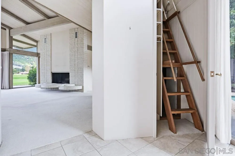 https://cdn.realtyfeed.com/cdn/127/2601182/a1ae418a53c1461c9c5f956334b8dea4.webp