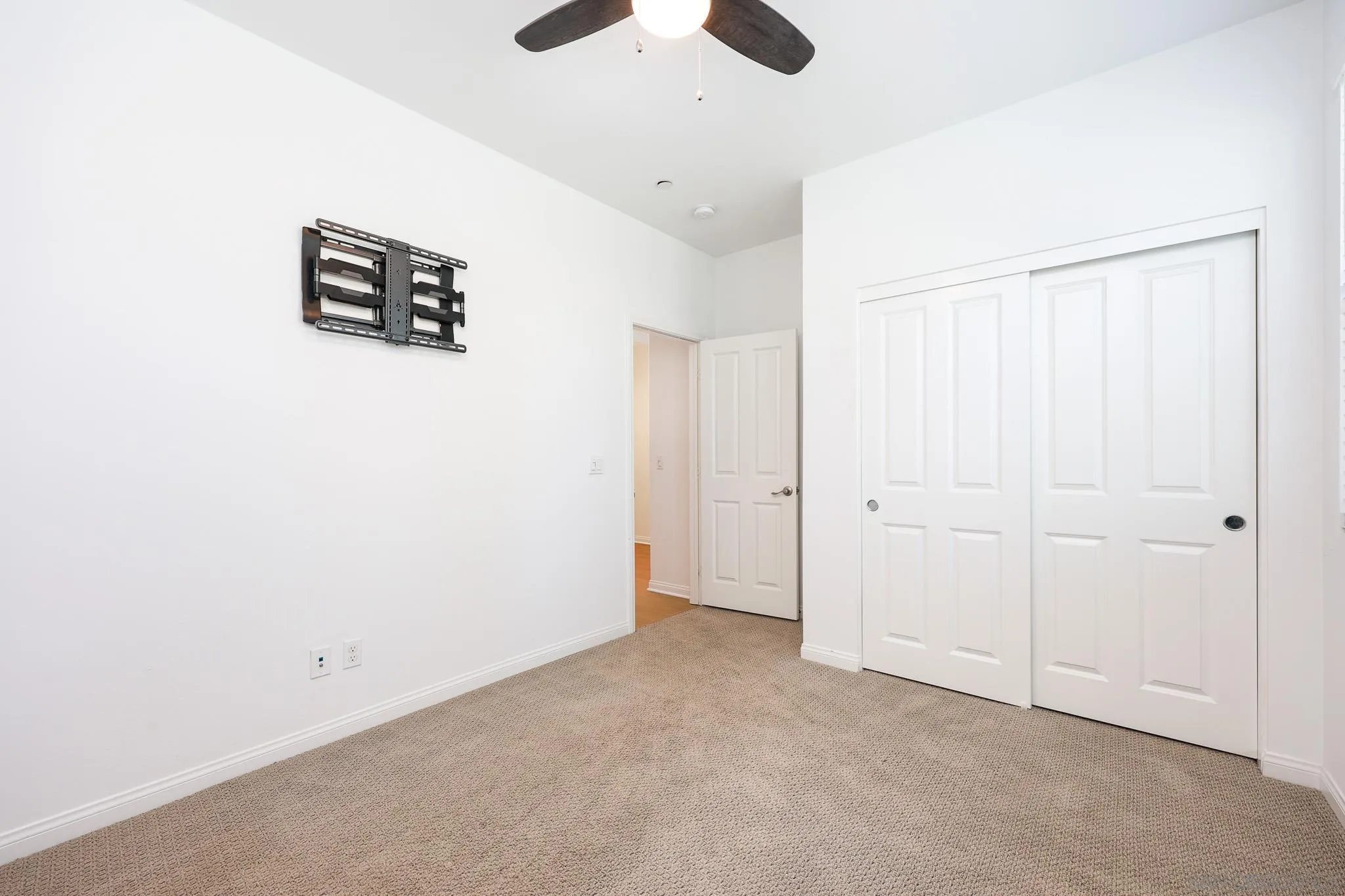 https://cdn.realtyfeed.com/cdn/127/2601185/3e56a27690178ea3a165175d94a77676.webp