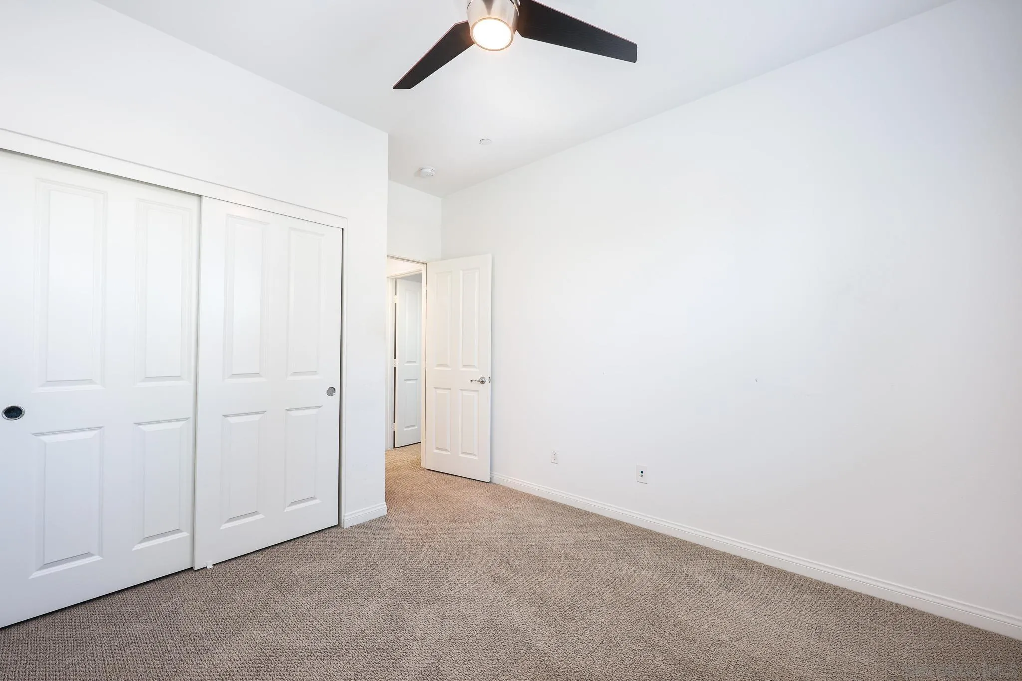 https://cdn.realtyfeed.com/cdn/127/2601185/564001893b2adbd9e0075d78292a4c64.webp