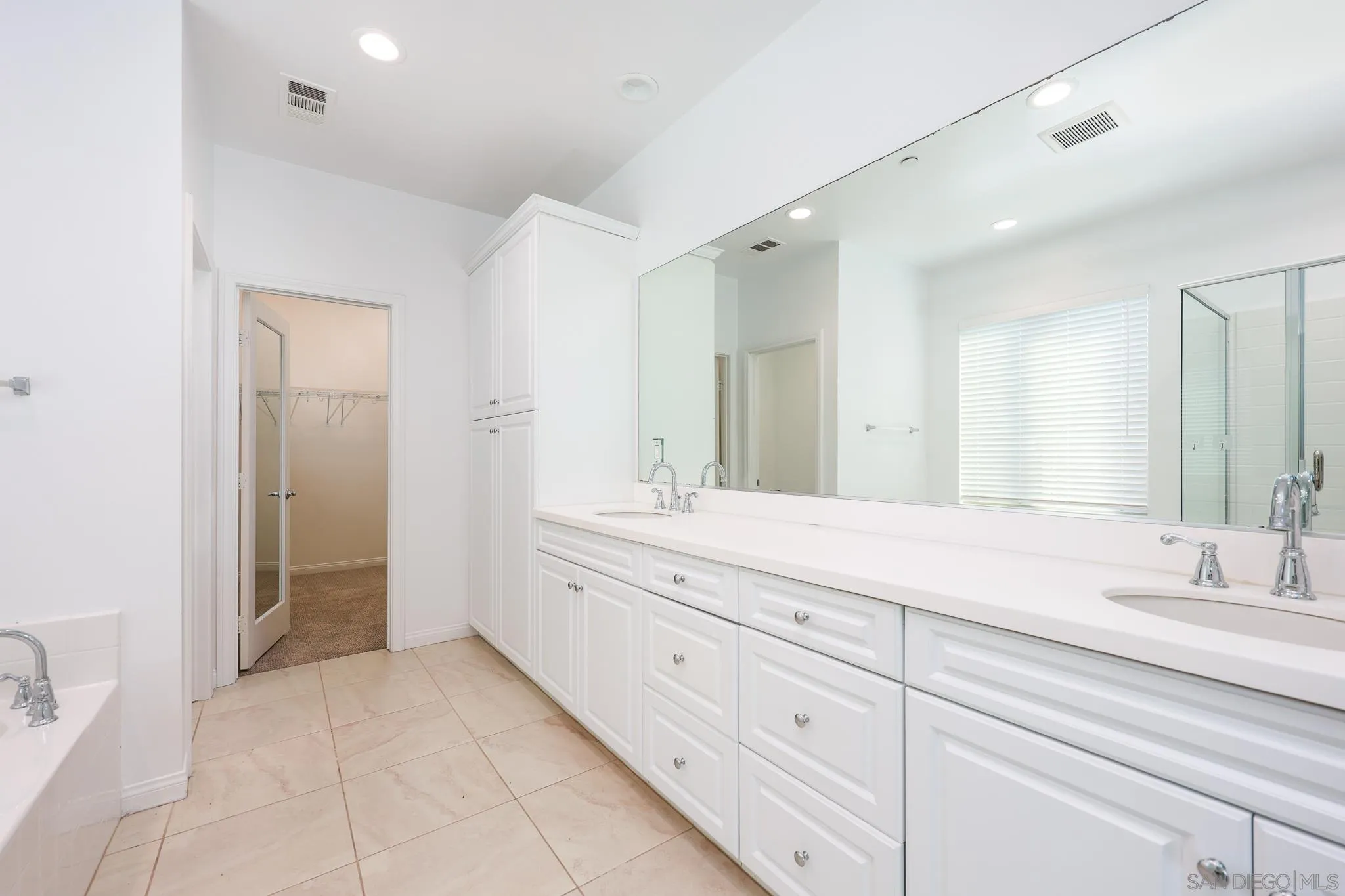 https://cdn.realtyfeed.com/cdn/127/2601185/9330662167388fbafa7acb157fdd1b44.webp