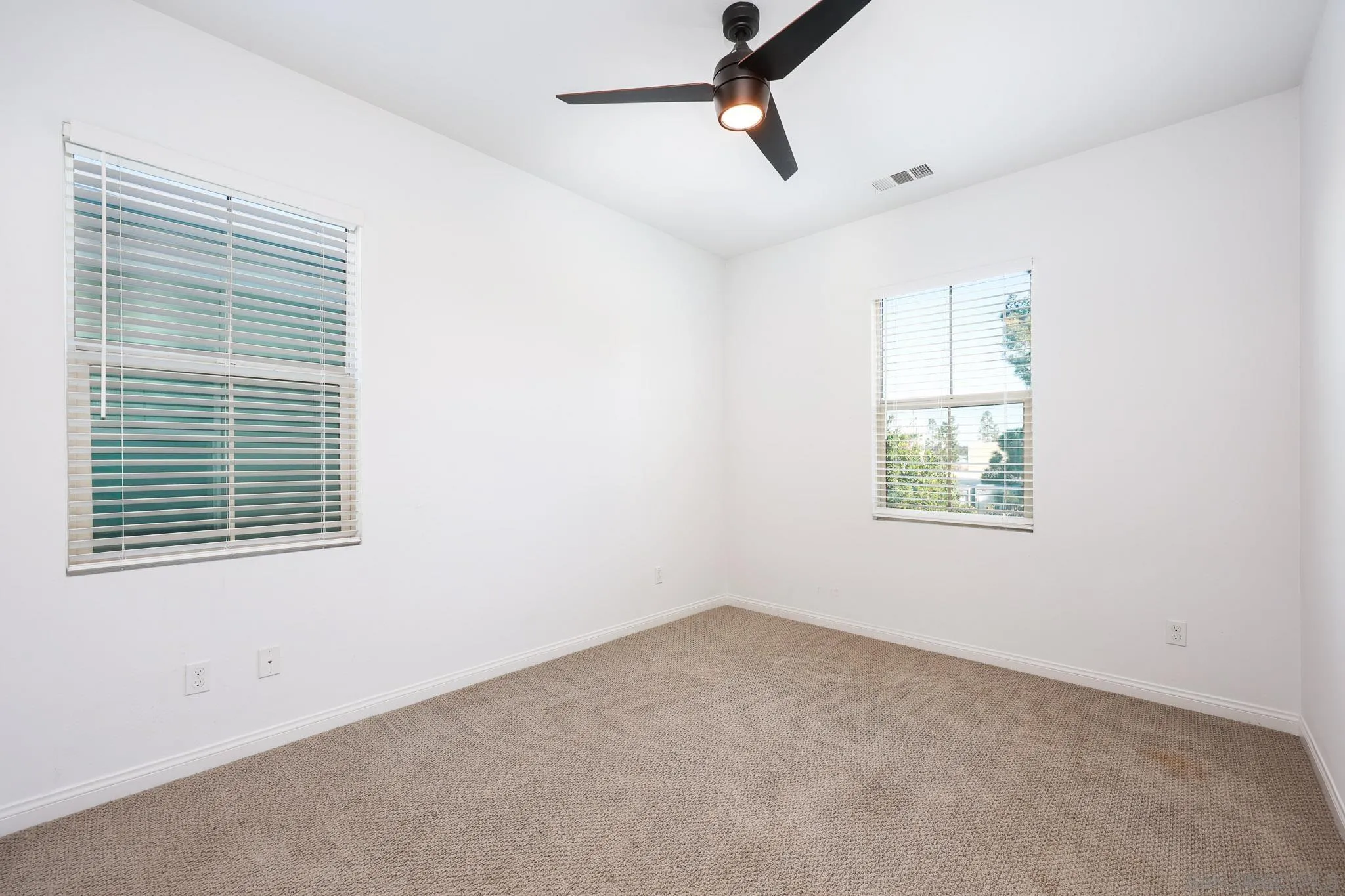 https://cdn.realtyfeed.com/cdn/127/2601185/ce3225e3766bac23785d1e05c0982b23.webp