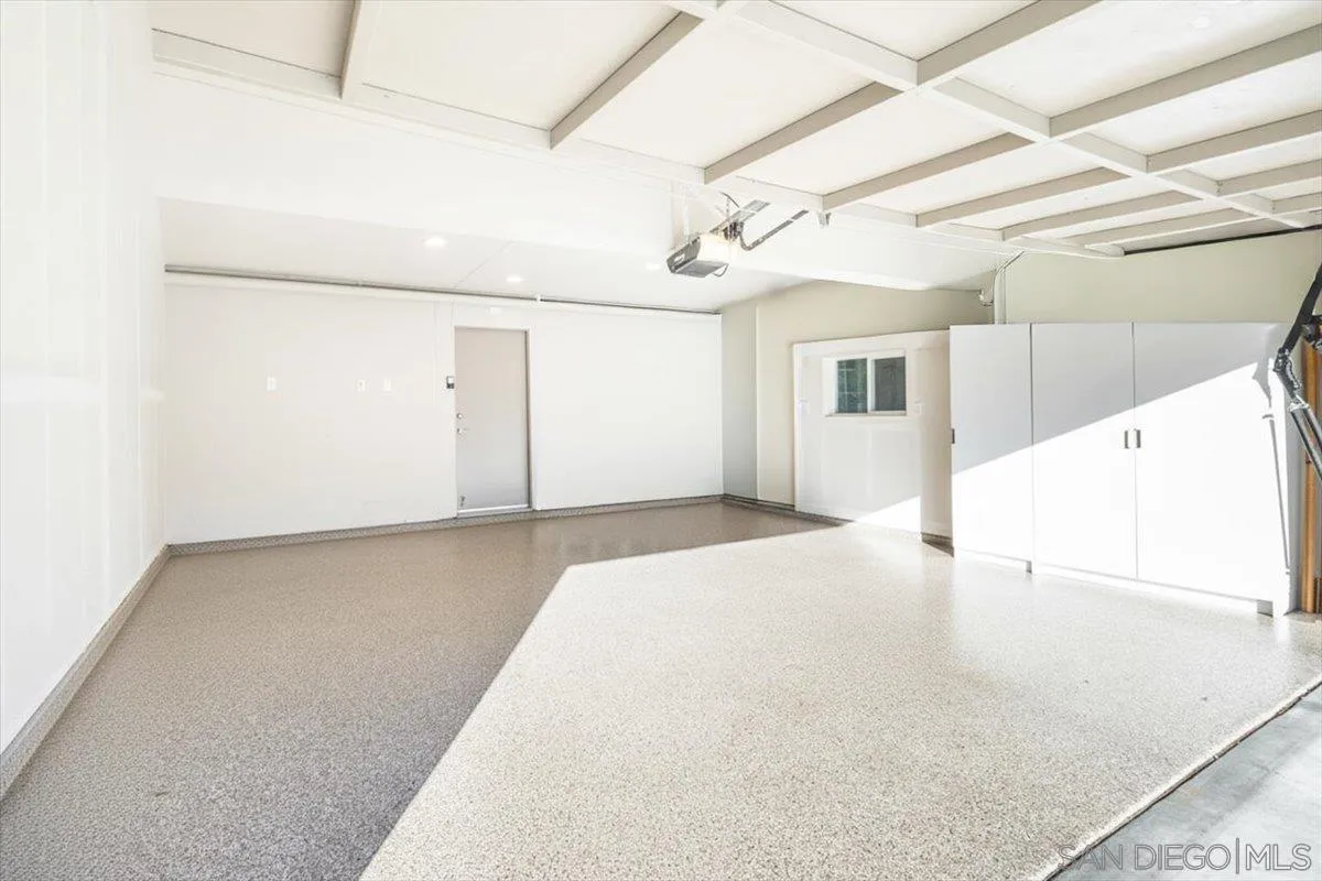 https://cdn.realtyfeed.com/cdn/127/2601186/c21f83ede6585d863ae64d747a8def43.webp