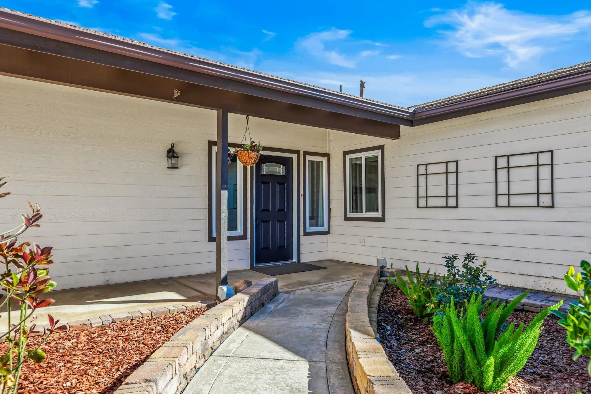 https://cdn.realtyfeed.com/cdn/127/2601189/6617678ea723bab3c60e9605f2dc001a.webp