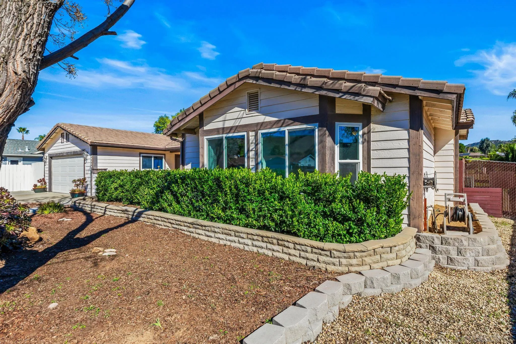 https://cdn.realtyfeed.com/cdn/127/2601189/8537a528e7a2b9759588aaca398759c0.webp