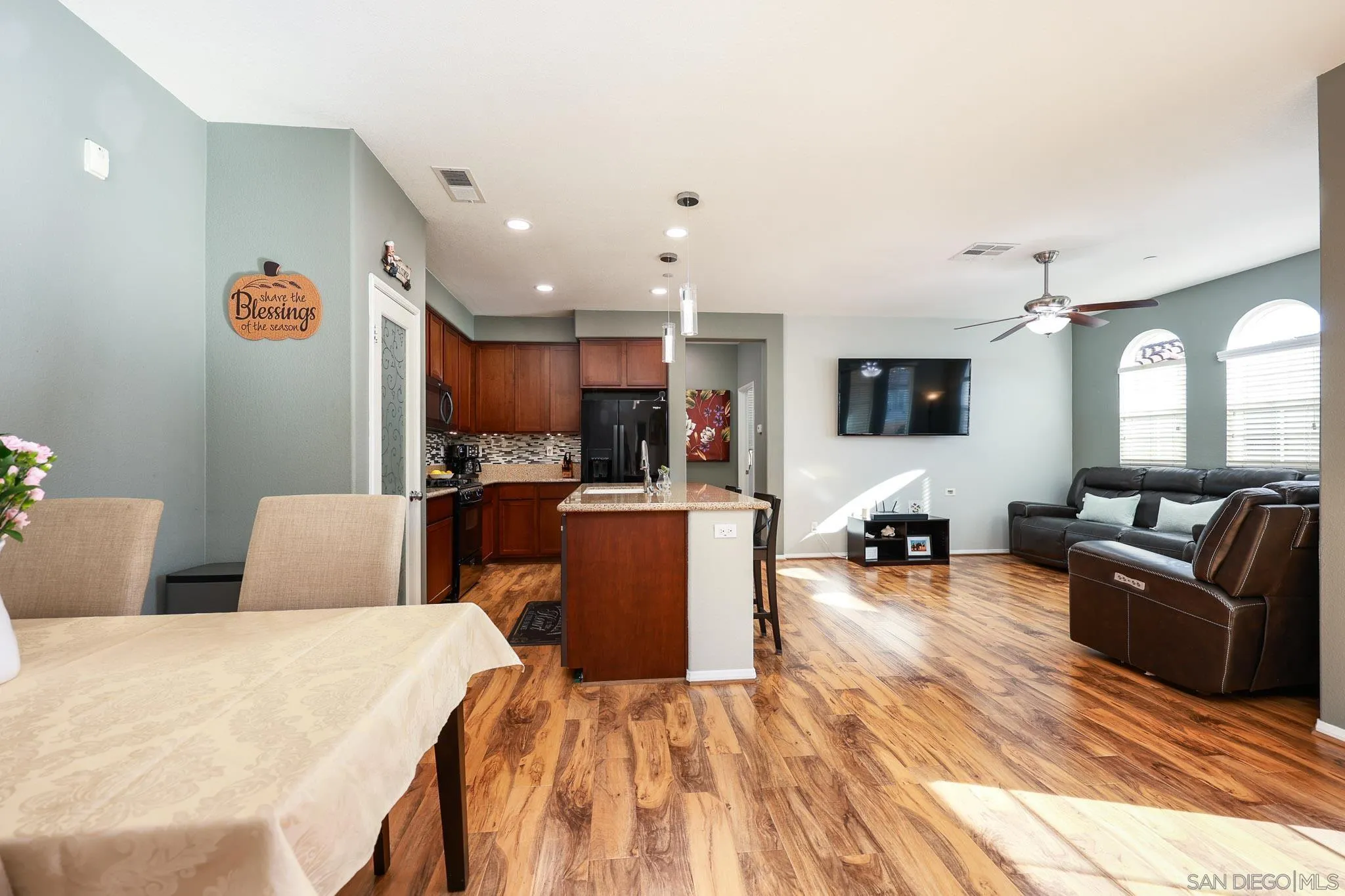 Photo #1: 2601191 Listing: Photo #1