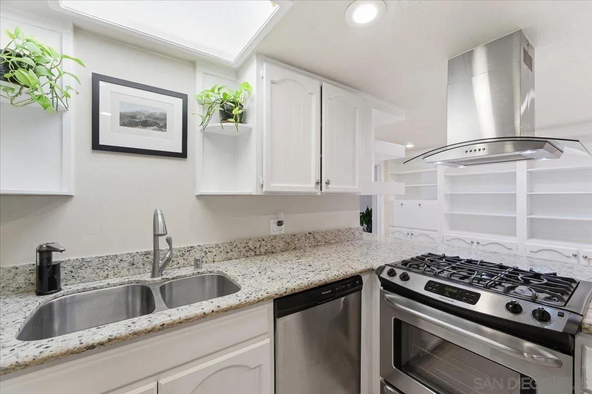 https://cdn.realtyfeed.com/cdn/127/2601193/72a61683e7543258c1bd4ab500a9e54a.webp