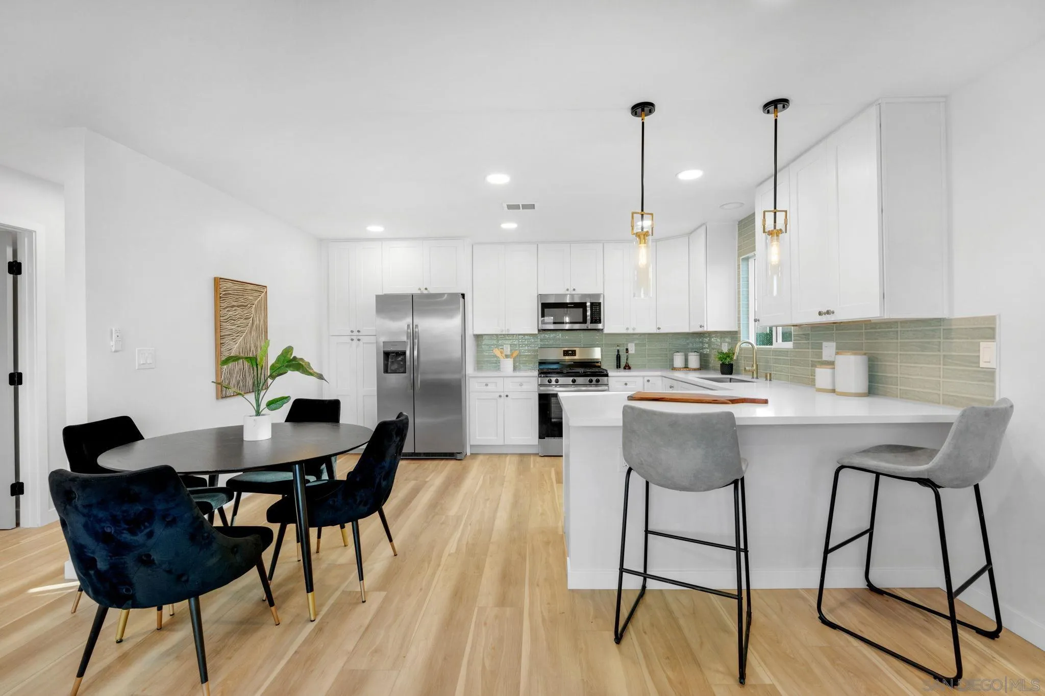 https://cdn.realtyfeed.com/cdn/127/2601203/be1e8ab2986718e660793fd0702ff865.webp
